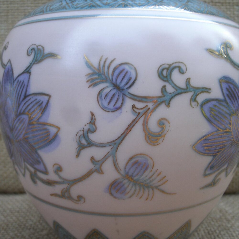 Vintage Andrea by Sadek Blue Lotus Ginger Jar - Picture 12 of 16